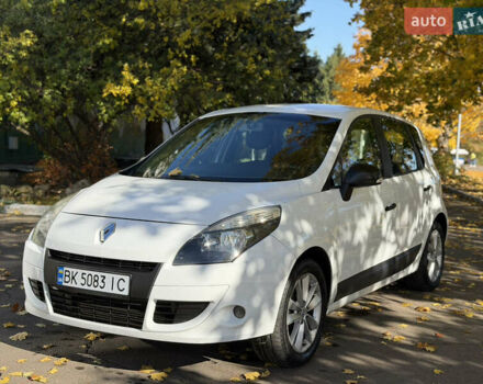 Белый Рено Сценик, объемом двигателя 1.46 л и пробегом 220 тыс. км за 5600 $, фото 12 на Automoto.ua