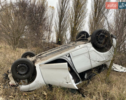 Белый Рено Сценик, объемом двигателя 1.6 л и пробегом 290 тыс. км за 2000 $, фото 1 на Automoto.ua