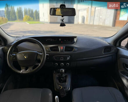 Белый Рено Сценик, объемом двигателя 1.46 л и пробегом 220 тыс. км за 5600 $, фото 36 на Automoto.ua