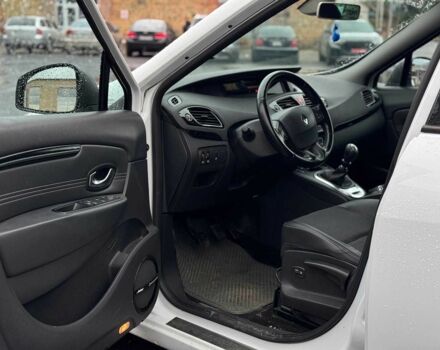 Білий Рено Сценік, об'ємом двигуна 1.9 л та пробігом 242 тис. км за 6940 $, фото 17 на Automoto.ua