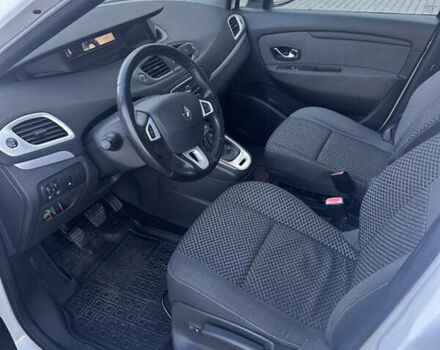 Белый Рено Сценик, объемом двигателя 1.46 л и пробегом 256 тыс. км за 7300 $, фото 9 на Automoto.ua