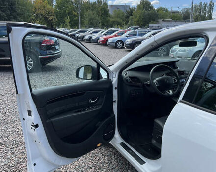 Белый Рено Сценик, объемом двигателя 1.5 л и пробегом 219 тыс. км за 8900 $, фото 9 на Automoto.ua