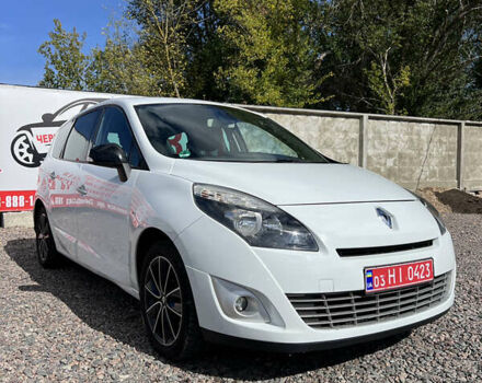 Белый Рено Сценик, объемом двигателя 1.5 л и пробегом 219 тыс. км за 8900 $, фото 3 на Automoto.ua