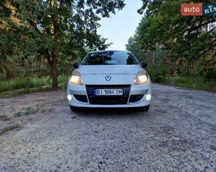 Білий Рено Сценік, об'ємом двигуна 1.6 л та пробігом 303 тис. км за 8000 $, фото 14 на Automoto.ua