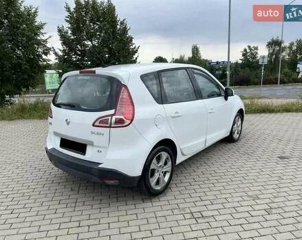Білий Рено Сценік, об'ємом двигуна 1.4 л та пробігом 240 тис. км за 8999 $, фото 3 на Automoto.ua