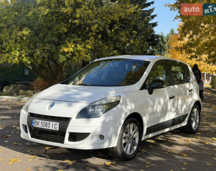 Белый Рено Сценик, объемом двигателя 1.46 л и пробегом 220 тыс. км за 5600 $, фото 7 на Automoto.ua
