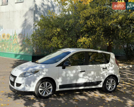 Белый Рено Сценик, объемом двигателя 1.46 л и пробегом 220 тыс. км за 5600 $, фото 9 на Automoto.ua
