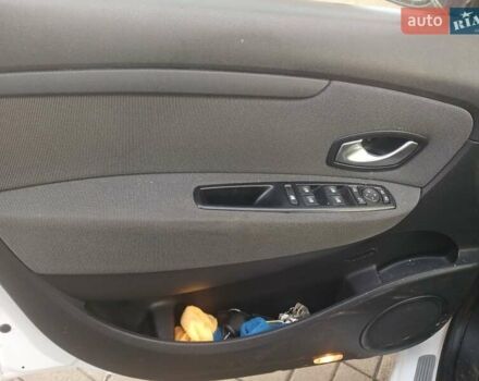 Белый Рено Сценик, объемом двигателя 1.5 л и пробегом 238 тыс. км за 6999 $, фото 5 на Automoto.ua