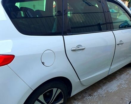 Білий Рено Сценік, об'ємом двигуна 1.6 л та пробігом 290 тис. км за 8000 $, фото 2 на Automoto.ua