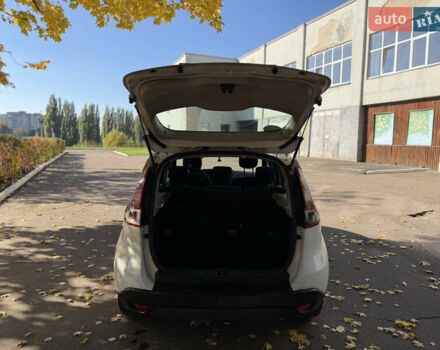 Белый Рено Сценик, объемом двигателя 1.46 л и пробегом 220 тыс. км за 5600 $, фото 33 на Automoto.ua