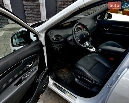 Белый Рено Сценик, объемом двигателя 1.4 л и пробегом 160 тыс. км за 8000 $, фото 13 на Automoto.ua