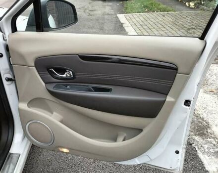 Белый Рено Сценик, объемом двигателя 1.6 л и пробегом 228 тыс. км за 7199 $, фото 10 на Automoto.ua