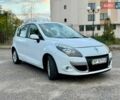 Белый Рено Сценик, объемом двигателя 2 л и пробегом 153 тыс. км за 7900 $, фото 3 на Automoto.ua