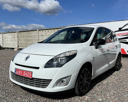 Белый Рено Сценик, объемом двигателя 1.5 л и пробегом 219 тыс. км за 8900 $, фото 2 на Automoto.ua