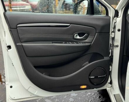 Білий Рено Сценік, об'ємом двигуна 1.9 л та пробігом 242 тис. км за 6940 $, фото 19 на Automoto.ua