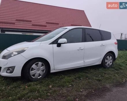 Белый Рено Сценик, объемом двигателя 1.6 л и пробегом 260 тыс. км за 7100 $, фото 7 на Automoto.ua