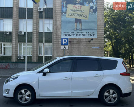 Белый Рено Сценик, объемом двигателя 1.46 л и пробегом 222 тыс. км за 7200 $, фото 5 на Automoto.ua