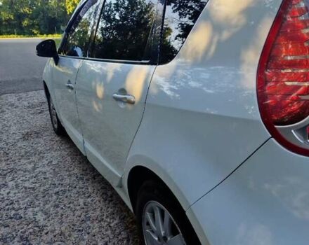 Білий Рено Сценік, об'ємом двигуна 1.6 л та пробігом 303 тис. км за 8000 $, фото 7 на Automoto.ua