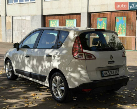 Белый Рено Сценик, объемом двигателя 1.46 л и пробегом 220 тыс. км за 5600 $, фото 25 на Automoto.ua