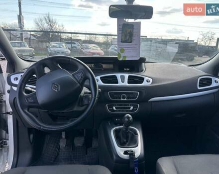 Білий Рено Сценік, об'ємом двигуна 1.46 л та пробігом 268 тис. км за 6500 $, фото 6 на Automoto.ua