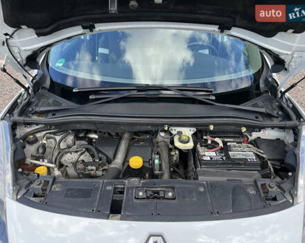 Белый Рено Сценик, объемом двигателя 1.5 л и пробегом 219 тыс. км за 8900 $, фото 20 на Automoto.ua