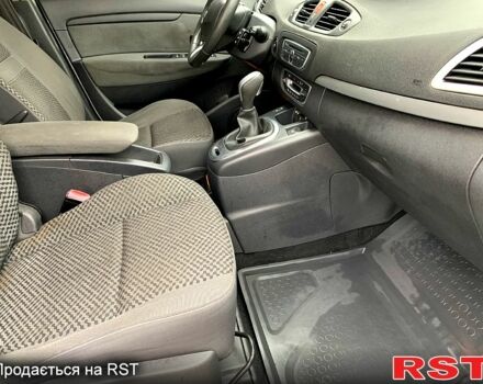 Рено Сценік 2011 у Миколаєві на Automoto.ua Білий Рено Сценік, об'ємом двигуна 2 л та пробігом 257 тис. км за 7999 $, фото 13 на Automoto.ua