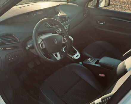 Білий Рено Сценік, об'ємом двигуна 1.46 л та пробігом 266 тис. км за 7800 $, фото 4 на Automoto.ua