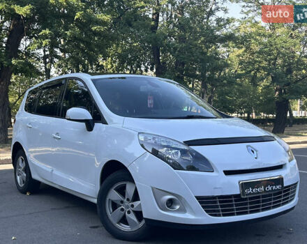 Белый Рено Сценик, объемом двигателя 1.46 л и пробегом 222 тыс. км за 7200 $, фото 1 на Automoto.ua