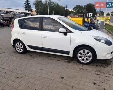 Рено Сценик 2011 в Черновцах на Automoto.ua Белый Рено Сценик, объемом двигателя 1.5 л и пробегом 220 тыс. км за 6600 $, фото 7 на Automoto.ua