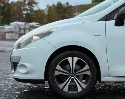 Білий Рено Сценік, об'ємом двигуна 1.9 л та пробігом 242 тис. км за 6940 $, фото 3 на Automoto.ua