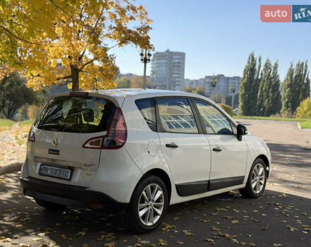 Белый Рено Сценик, объемом двигателя 1.46 л и пробегом 220 тыс. км за 5600 $, фото 22 на Automoto.ua