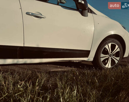 Білий Рено Сценік, об'ємом двигуна 1.46 л та пробігом 266 тис. км за 7800 $, фото 8 на Automoto.ua