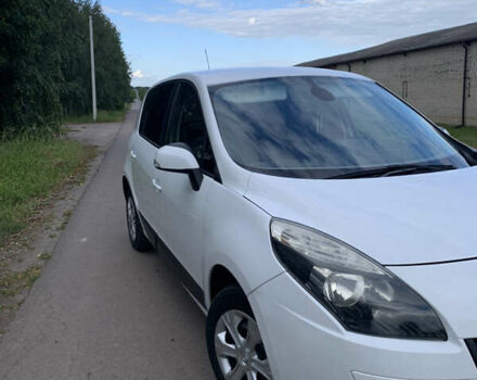 Белый Рено Сценик, объемом двигателя 1.46 л и пробегом 198 тыс. км за 5950 $, фото 3 на Automoto.ua