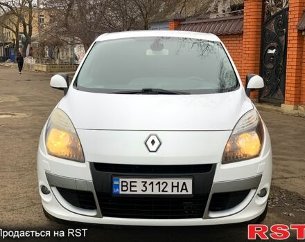 Рено Сценік 2011 у Миколаєві на Automoto.ua Білий Рено Сценік, об'ємом двигуна 2 л та пробігом 257 тис. км за 7999 $, фото 7 на Automoto.ua