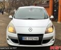 Рено Сценік 2011 у Миколаєві на Automoto.ua Білий Рено Сценік, об'ємом двигуна 2 л та пробігом 257 тис. км за 7999 $, фото 7 на Automoto.ua