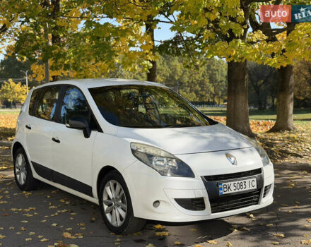 Белый Рено Сценик, объемом двигателя 1.46 л и пробегом 220 тыс. км за 5600 $, фото 4 на Automoto.ua