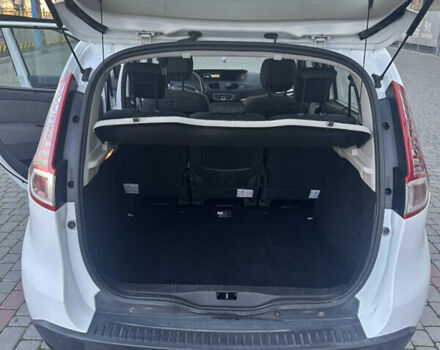 Белый Рено Сценик, объемом двигателя 1.46 л и пробегом 256 тыс. км за 7300 $, фото 12 на Automoto.ua