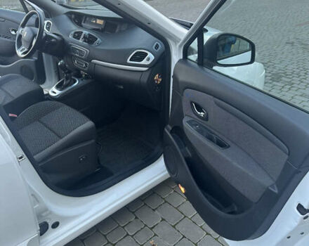 Белый Рено Сценик, объемом двигателя 1.46 л и пробегом 256 тыс. км за 7300 $, фото 14 на Automoto.ua