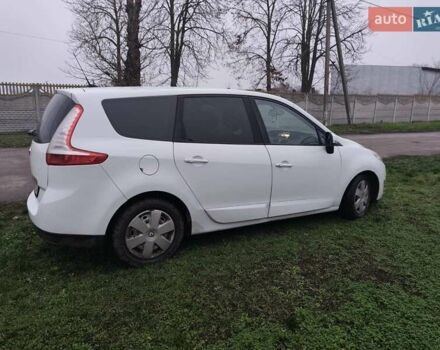 Белый Рено Сценик, объемом двигателя 1.6 л и пробегом 260 тыс. км за 7100 $, фото 5 на Automoto.ua