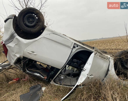 Белый Рено Сценик, объемом двигателя 1.6 л и пробегом 290 тыс. км за 2000 $, фото 2 на Automoto.ua