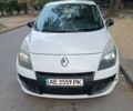 Белый Рено Сценик, объемом двигателя 1.5 л и пробегом 285 тыс. км за 5500 $, фото 1 на Automoto.ua