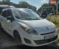 Белый Рено Сценик, объемом двигателя 1.6 л и пробегом 221 тыс. км за 7800 $, фото 1 на Automoto.ua