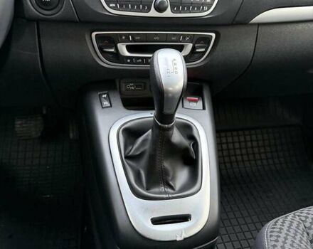 Білий Рено Сценік, об'ємом двигуна 1.46 л та пробігом 182 тис. км за 6800 $, фото 16 на Automoto.ua