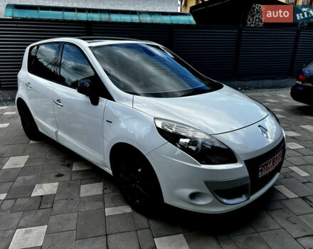 Белый Рено Сценик, объемом двигателя 1.4 л и пробегом 160 тыс. км за 8000 $, фото 1 на Automoto.ua