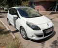 Белый Рено Сценик, объемом двигателя 1.46 л и пробегом 250 тыс. км за 7300 $, фото 3 на Automoto.ua