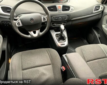 Рено Сценік 2011 у Миколаєві на Automoto.ua Білий Рено Сценік, об'ємом двигуна 2 л та пробігом 257 тис. км за 7999 $, фото 11 на Automoto.ua