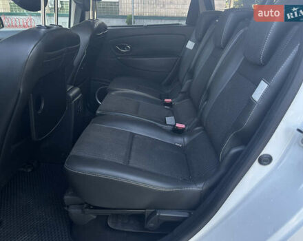 Белый Рено Сценик, объемом двигателя 1.46 л и пробегом 222 тыс. км за 7200 $, фото 19 на Automoto.ua