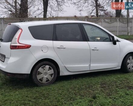 Белый Рено Сценик, объемом двигателя 1.6 л и пробегом 260 тыс. км за 7100 $, фото 11 на Automoto.ua
