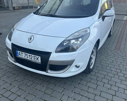 Белый Рено Сценик, объемом двигателя 1.46 л и пробегом 256 тыс. км за 7300 $, фото 1 на Automoto.ua