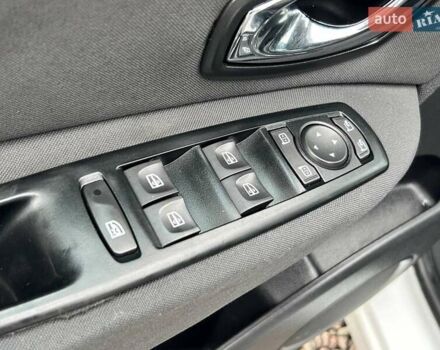 Білий Рено Сценік, об'ємом двигуна 2 л та пробігом 292 тис. км за 7800 $, фото 10 на Automoto.ua